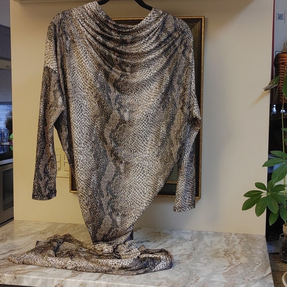 VavaVoom Python Print Maxi Dress - Picture 13 of 13